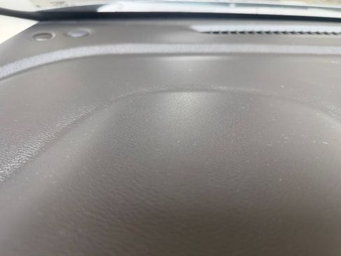 Used 2025 Nissan Versa SV FWD image 34