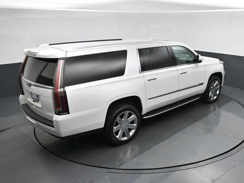Used 2018 Cadillac Escalade ESV Luxury image 81