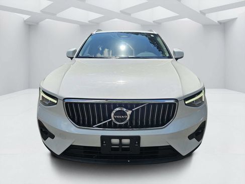 Certified 2023 Volvo XC40 B5 Ultimate w/ Protection Package Premier AWD/4WD image 8