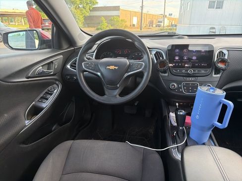 Used 2020 Chevrolet Malibu LT FWD image 16