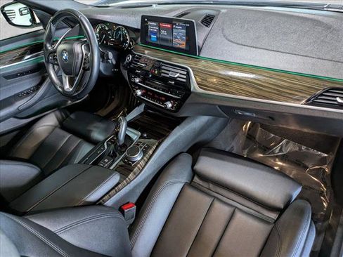 Used 2018 BMW 530e RWD image 21
