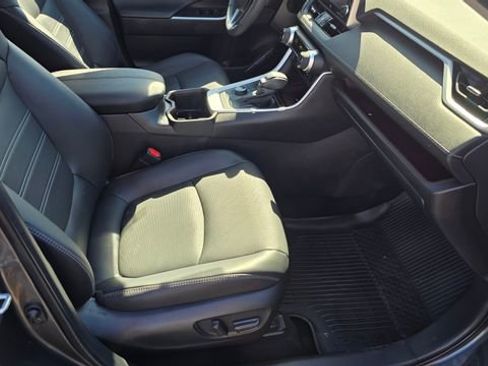 Used 2022 Toyota RAV4 Limited image 13