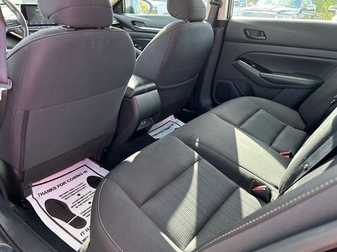 Used 2023 Nissan Altima 2.5 SV image 14