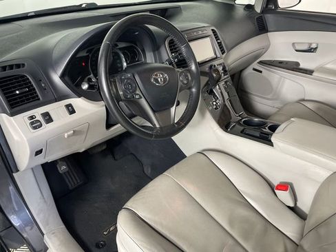 Used 2013 Toyota Venza XLE w/ XLE Premium Pkg AWD/4WD image 3