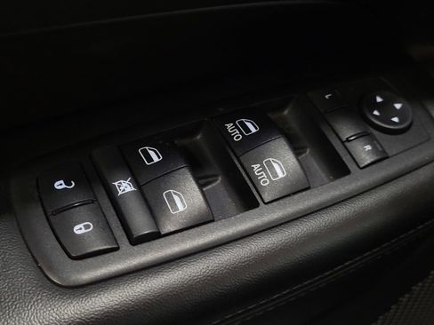 Used 2018 Jeep Grand Cherokee Altitude image 27