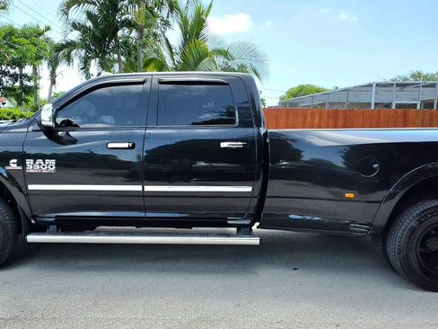 Used 2017 RAM 3500 Laramie AWD/4WD image 10