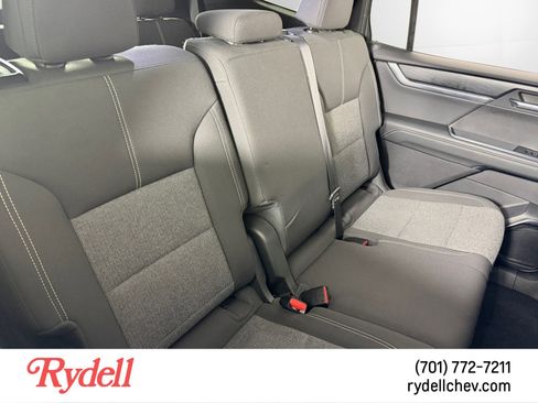 Used 2025 GMC Acadia Elevation image 18