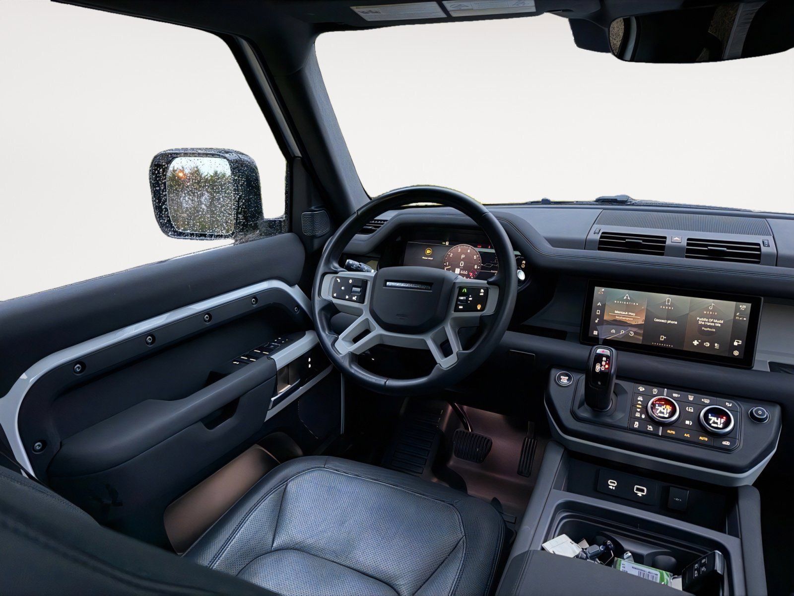 Used 2023 Land Rover Defender 110 X-Dynamic SE AWD/4WD image 13