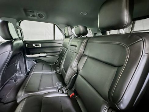 Certified 2023 Ford Explorer XLT w/ Equipment Group 202A AWD/4WD image 30