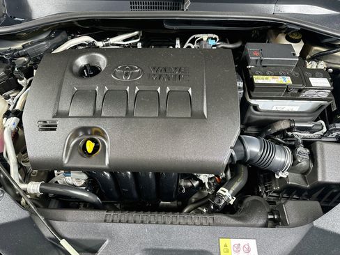 Used 2021 Toyota C-HR LE FWD image 31