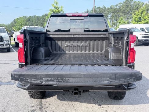 Used 2024 Chevrolet Silverado 1500 ZR2 AWD/4WD image 9