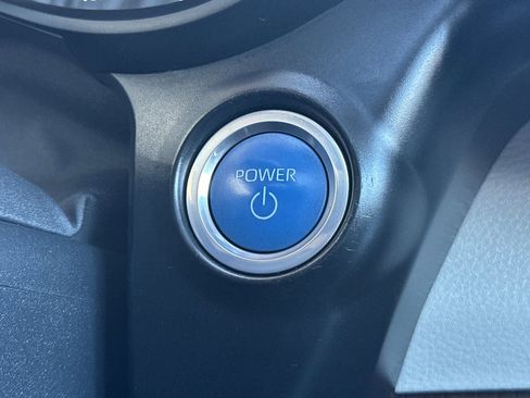 Used 2022 Toyota Sienna XLE image 24