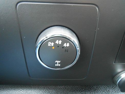 Used 2011 Chevrolet Silverado 3500 LT image 14