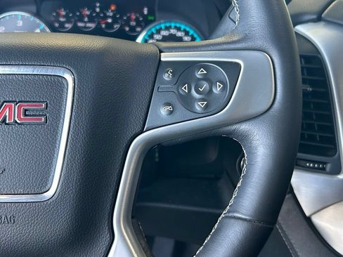 Used 2017 GMC Yukon XL SLT w/ Premium Edition AWD/4WD image 42