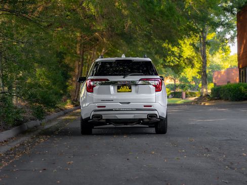 Used 2021 GMC Acadia Denali w/ Denali Technology Package FWD image 36