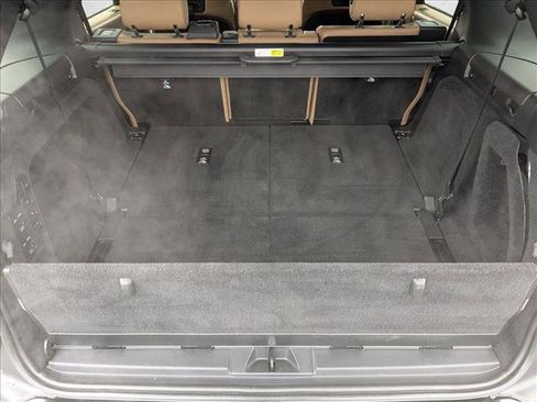 Used 2023 Land Rover Discovery HSE R-Dynamic image 6