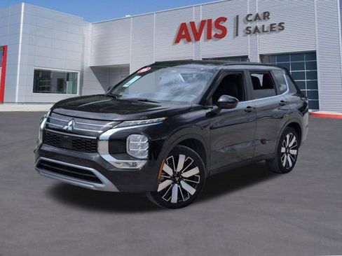 Used 2025 Mitsubishi Outlander SE FWD image 1