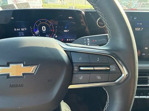 Used 2025 Chevrolet Traverse LT AWD/4WD image 25