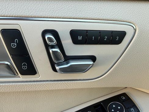 Used 2014 Mercedes-Benz E 350 4dr Sdn E 350 Luxury 4MATIC image 16