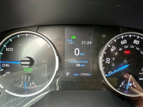 Used 2020 Toyota RAV4 LE AWD/4WD image 16