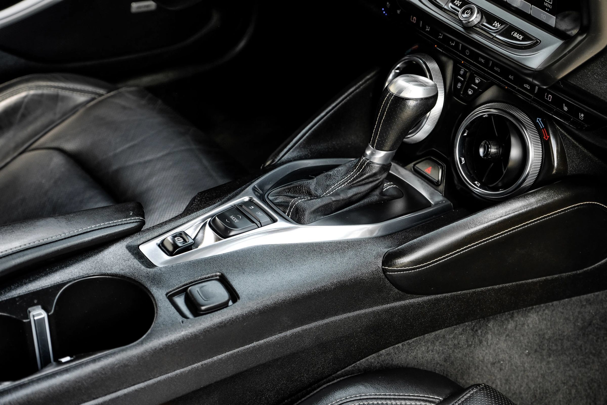 Used 2016 Chevrolet Camaro SS RWD image 23