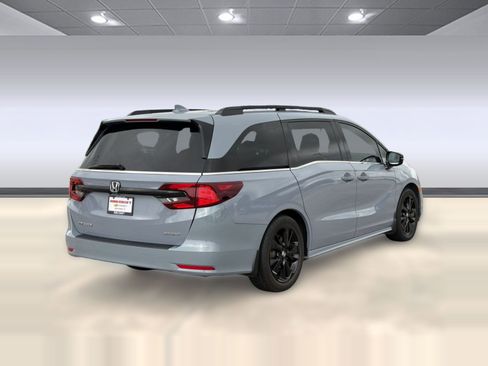 Used 2023 Honda Odyssey Sport image 9