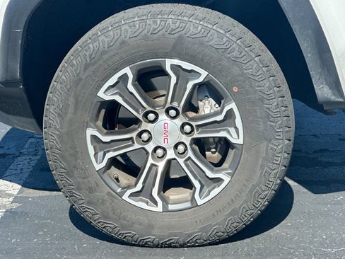 Used 2023 GMC Canyon AT4 w/ AT4 Premium Package AWD/4WD image 43