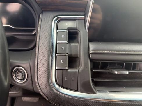 Used 2023 Chevrolet Suburban Premier AWD/4WD image 12