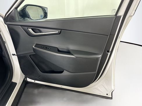 Used 2024 Kia EV6 Light RWD image 31