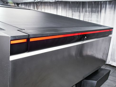 Used 2025 Tesla Cybertruck AWD Crew Cab image 82