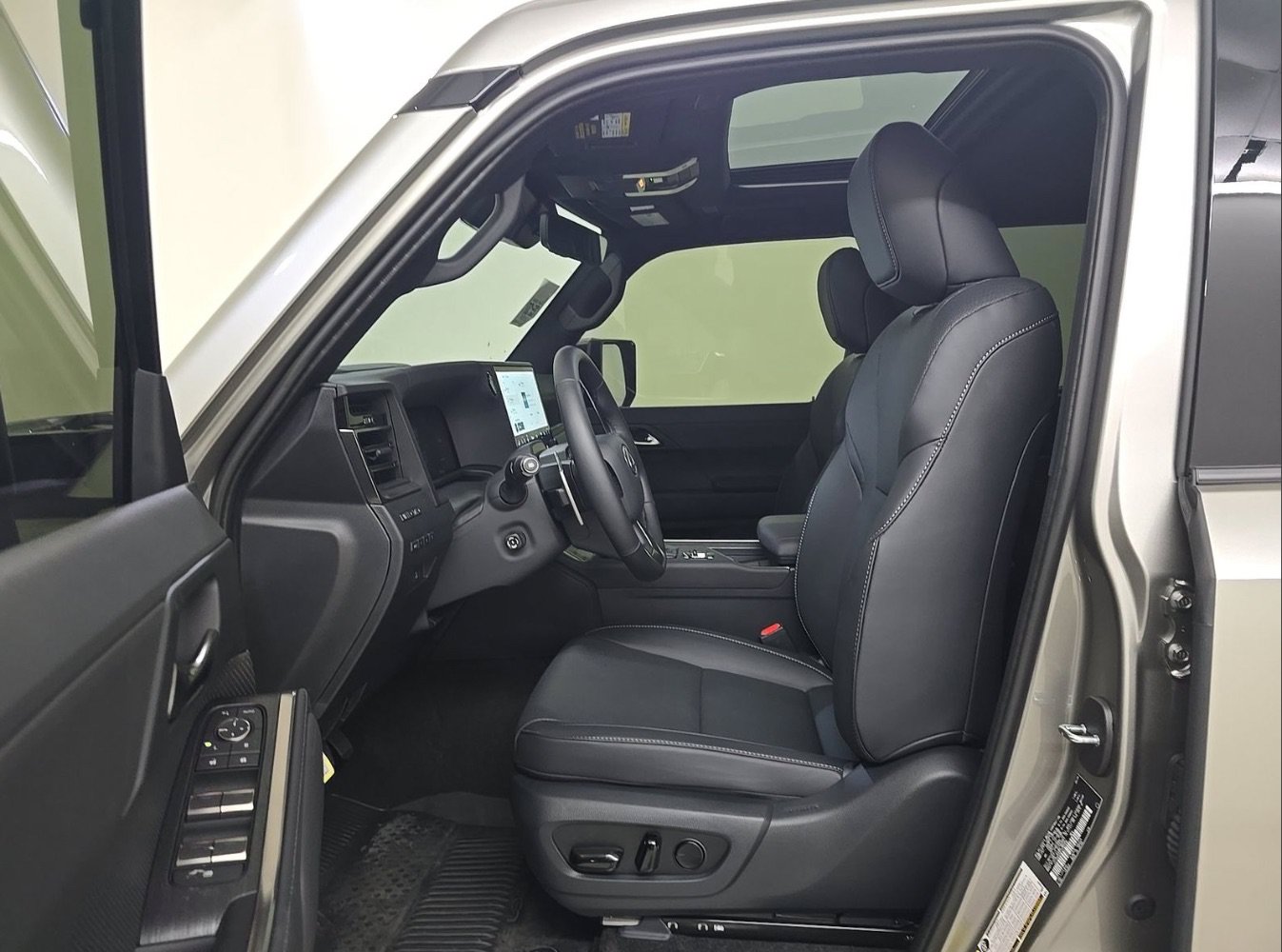 Used 2026 Lexus GX 550 w/ Accessory Package (2T) AWD/4WD image 7