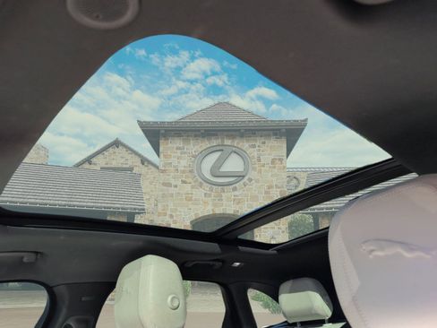 Used 2021 Jaguar F-PACE S image 23