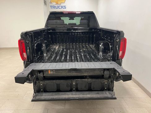 Used 2025 GMC Sierra 1500 SLT AWD/4WD image 24