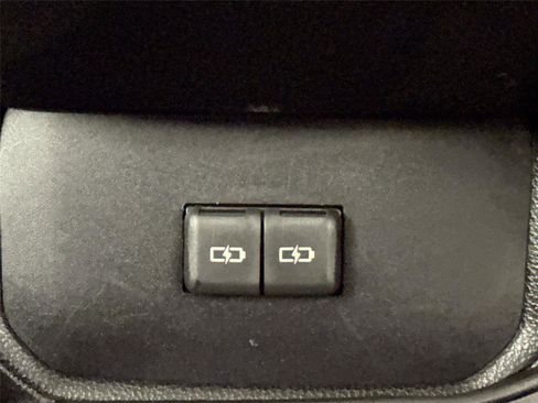 Certified 2023 Toyota Highlander LE image 36