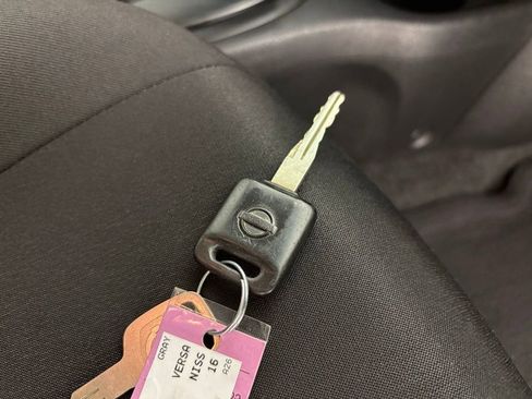 Used 2016 Nissan Versa S image 32