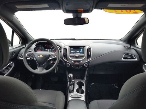 Used 2017 Chevrolet Cruze LT w/ RS Package image 20