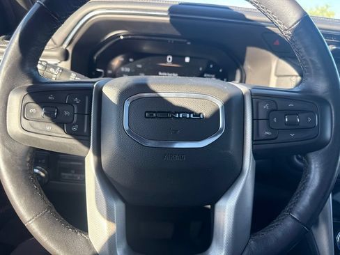 Used 2022 GMC Yukon Denali w/ Denali Premium Package AWD/4WD image 25