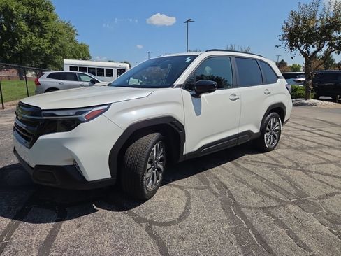 Certified 2025 Subaru Forester Touring AWD/4WD image 14