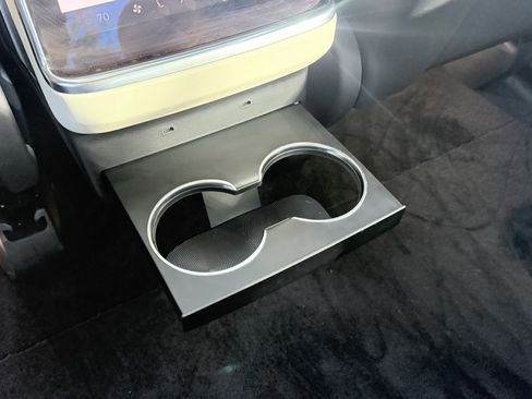 Used 2023 Tesla Model X Plaid image 60