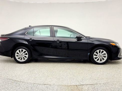 Used 2023 Toyota Camry LE image 4