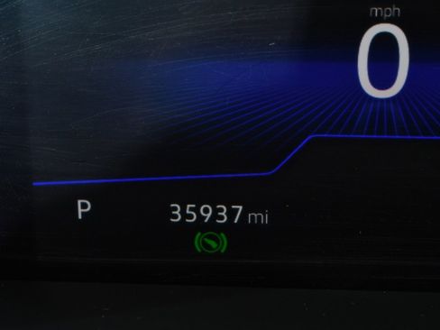 Used 2022 Volkswagen Tiguan SE image 27