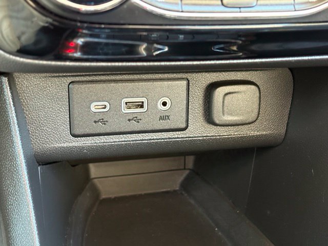 Used 2023 Buick Encore GX Preferred w/ Cold Weather Comfort Package FWD image 17