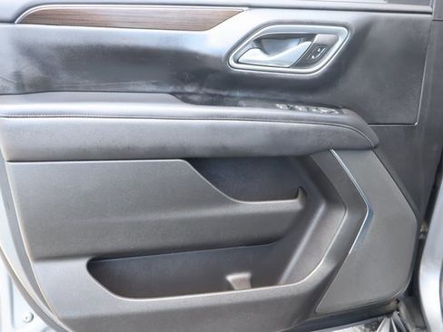 Used 2022 GMC Yukon XL SLE w/ Gmc Pro Safety Plus Package image 9