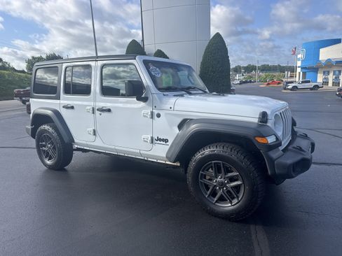 Used 2024 Jeep Wrangler Unlimited Sport AWD/4WD image 1
