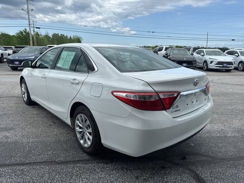 Used 2017 Toyota Camry LE FWD image 5