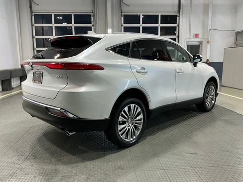 Used 2024 Toyota Venza XLE AWD/4WD image 24