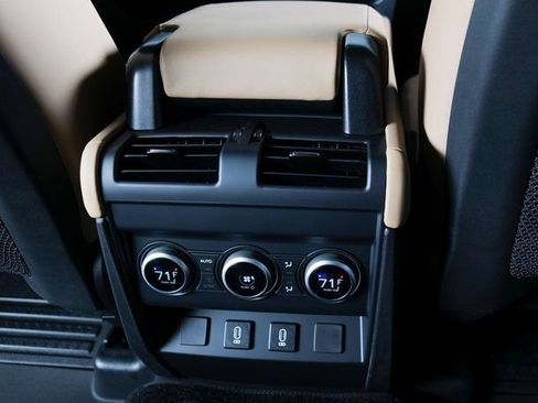 New 2026 Land Rover Defender 130 X-Dynamic SE image 21