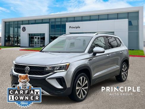 Used 2023 Volkswagen Taos SE w/ Panoramic Sunroof Package image 1