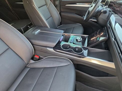 Used 2026 Cadillac Escalade 2WD image 12