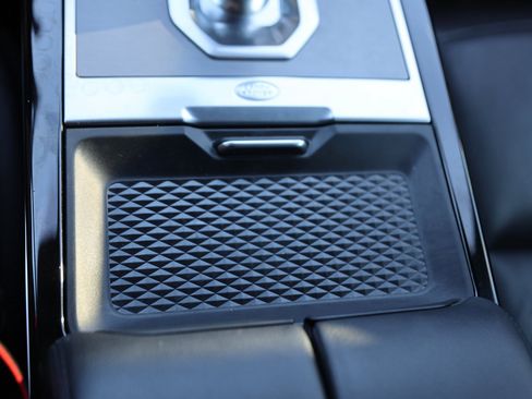 Used 2020 Land Rover Range Rover Evoque SE image 34